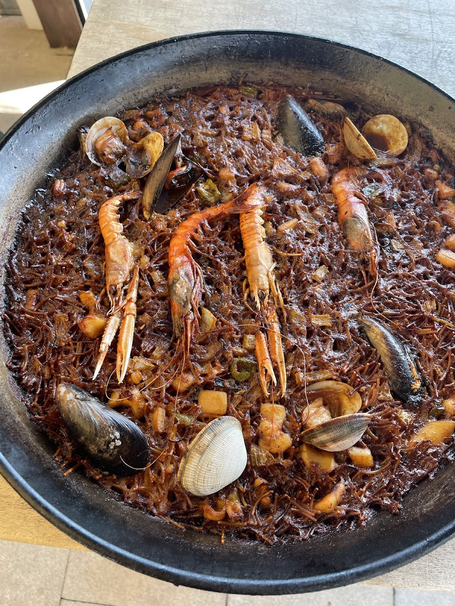 Restaurant Club Vela Blanes | Marisquería photo 4